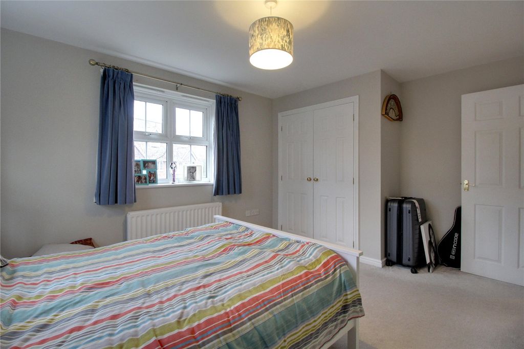 Additional image 6 of 2 bed flat for saleKingsley Square, Fleet, Hampshire GU51