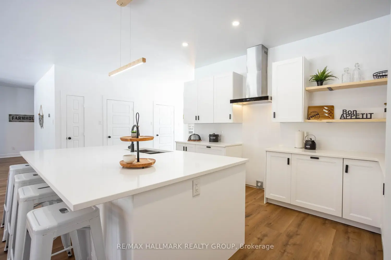 3244 Piche Road photo 5