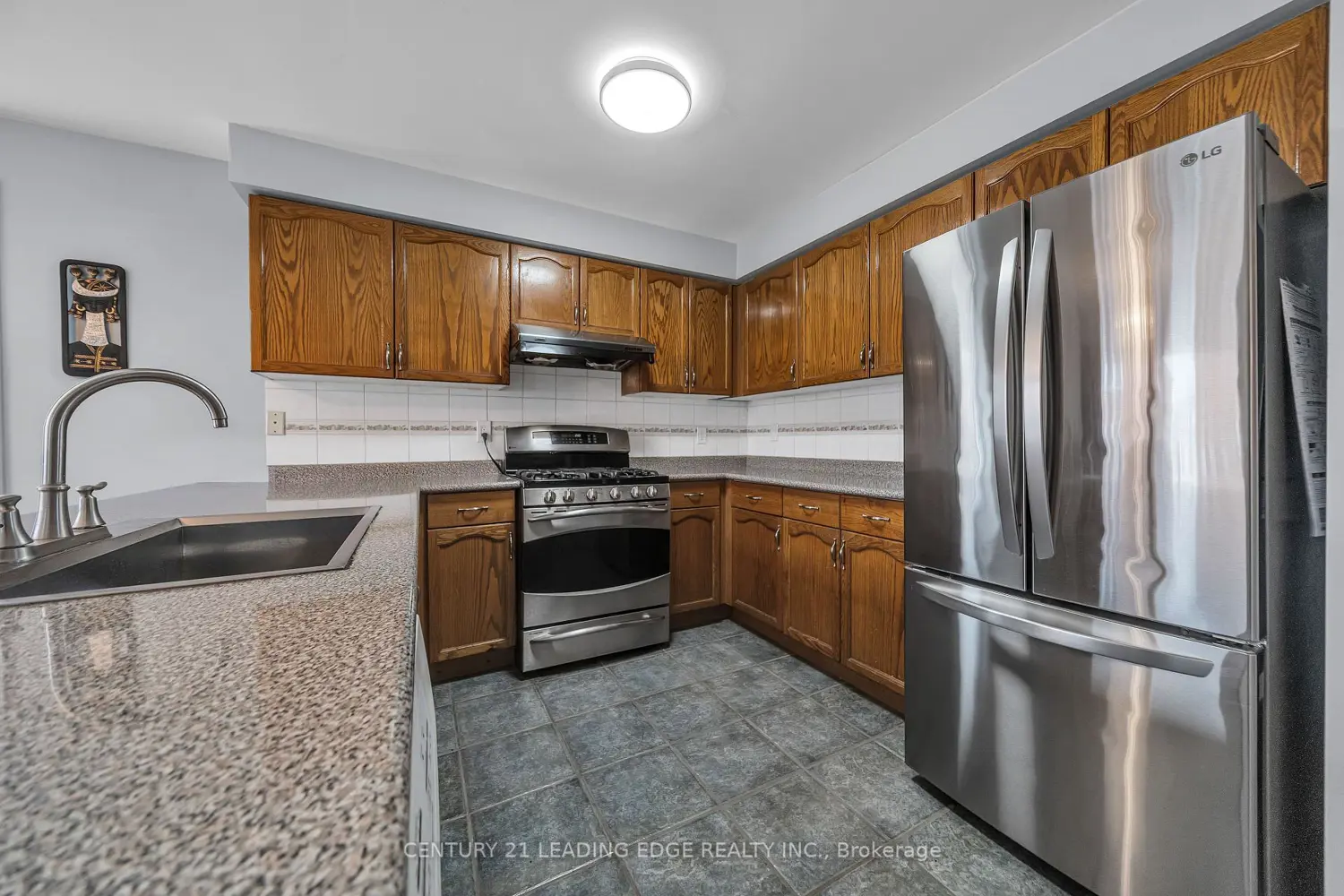 Additional image 9 of 146 Roxbury Street