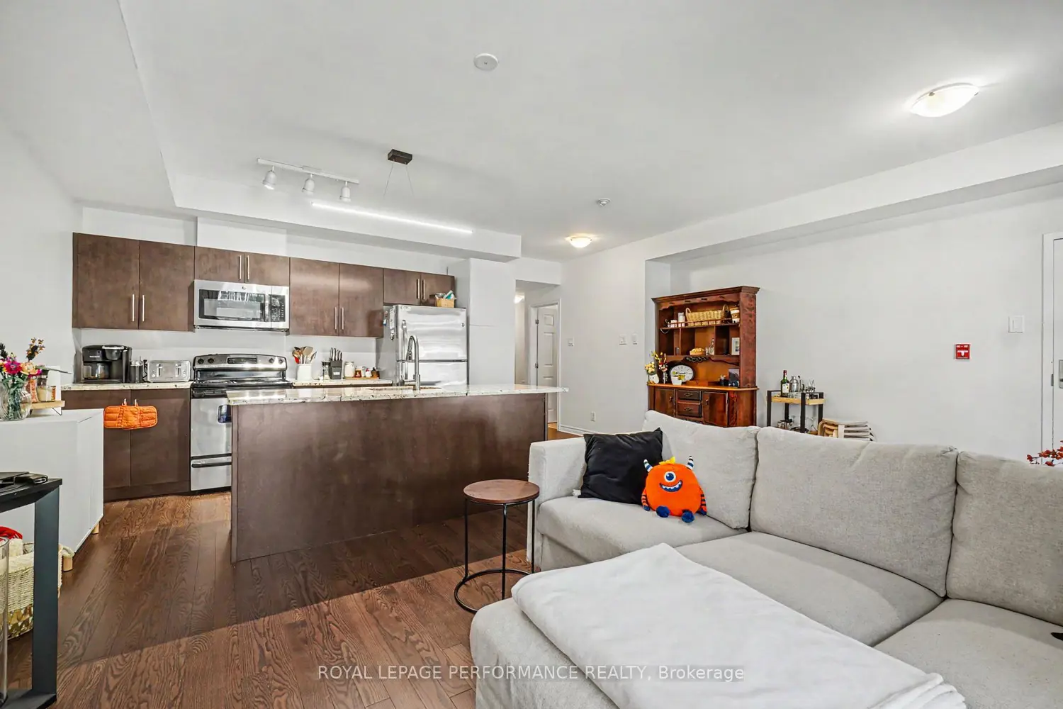 326 Everest Private D photo 5