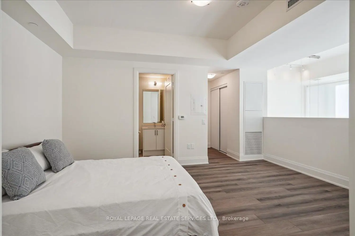 Additional image 6 of 509 Dundas Street 103