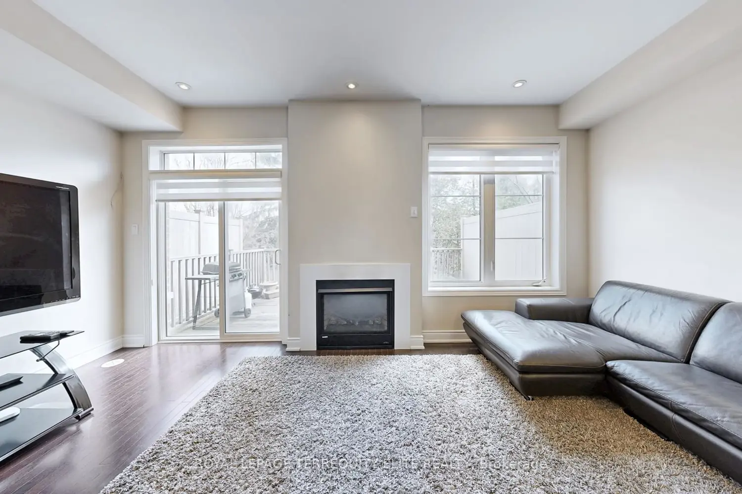 1331 Major Mackenzie Drive 121