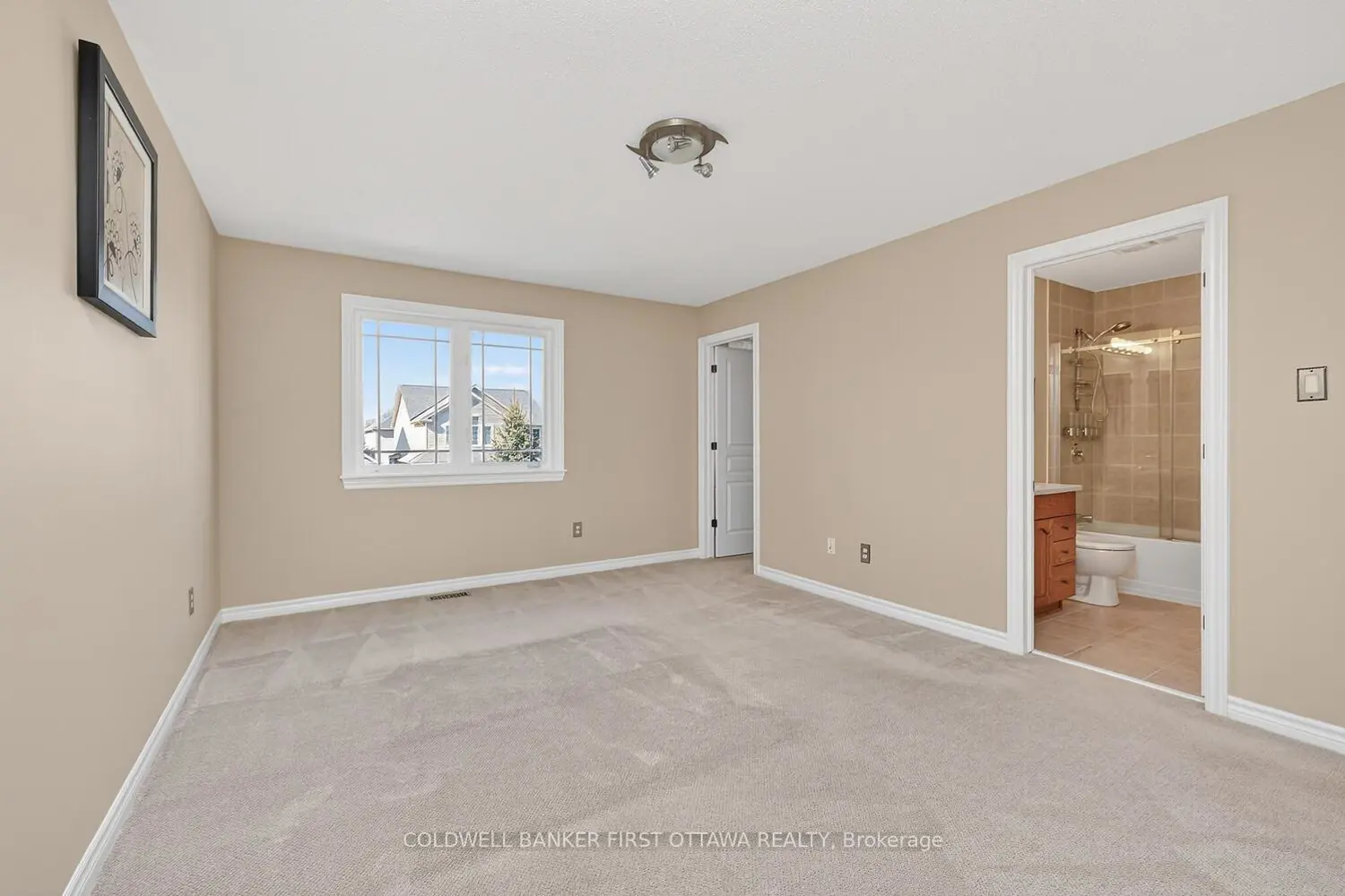 102 Windance Crescent photo 4