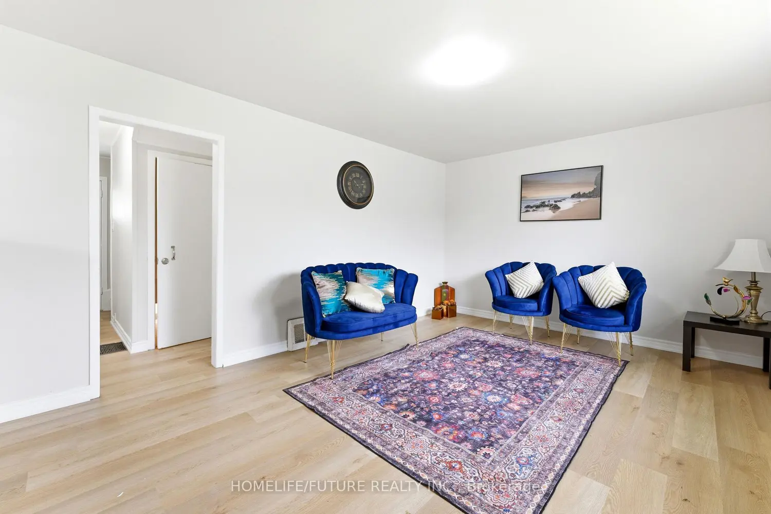 102 Kings Crescent photo 3