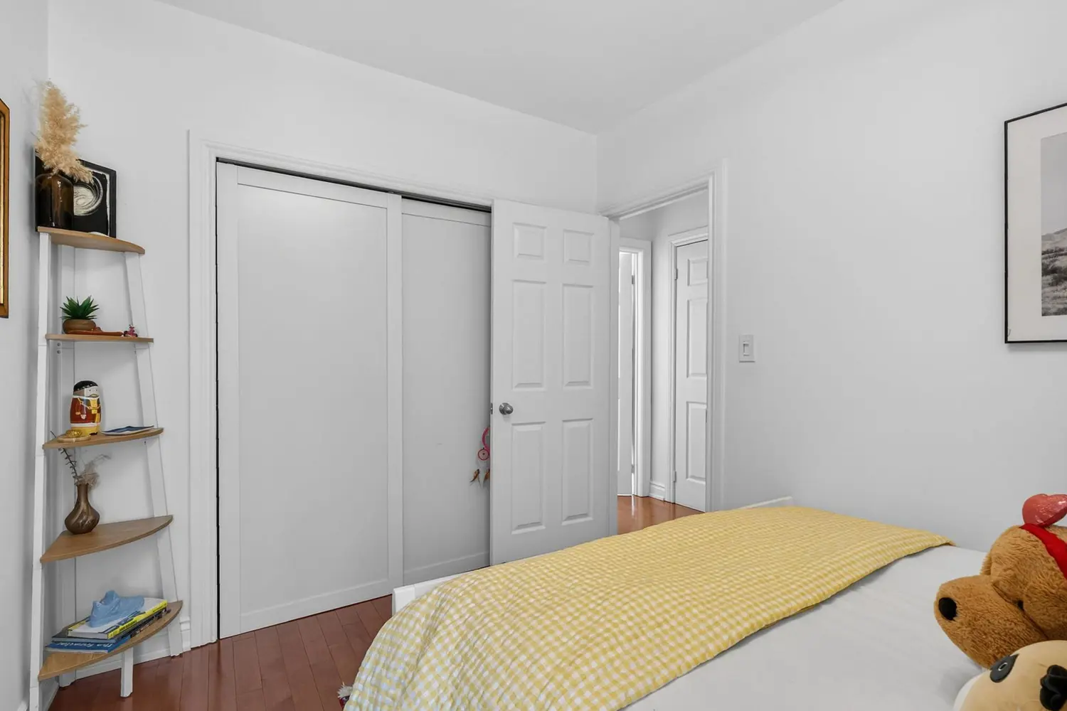 Additional image 10 of 144 Rosemount Avenue
