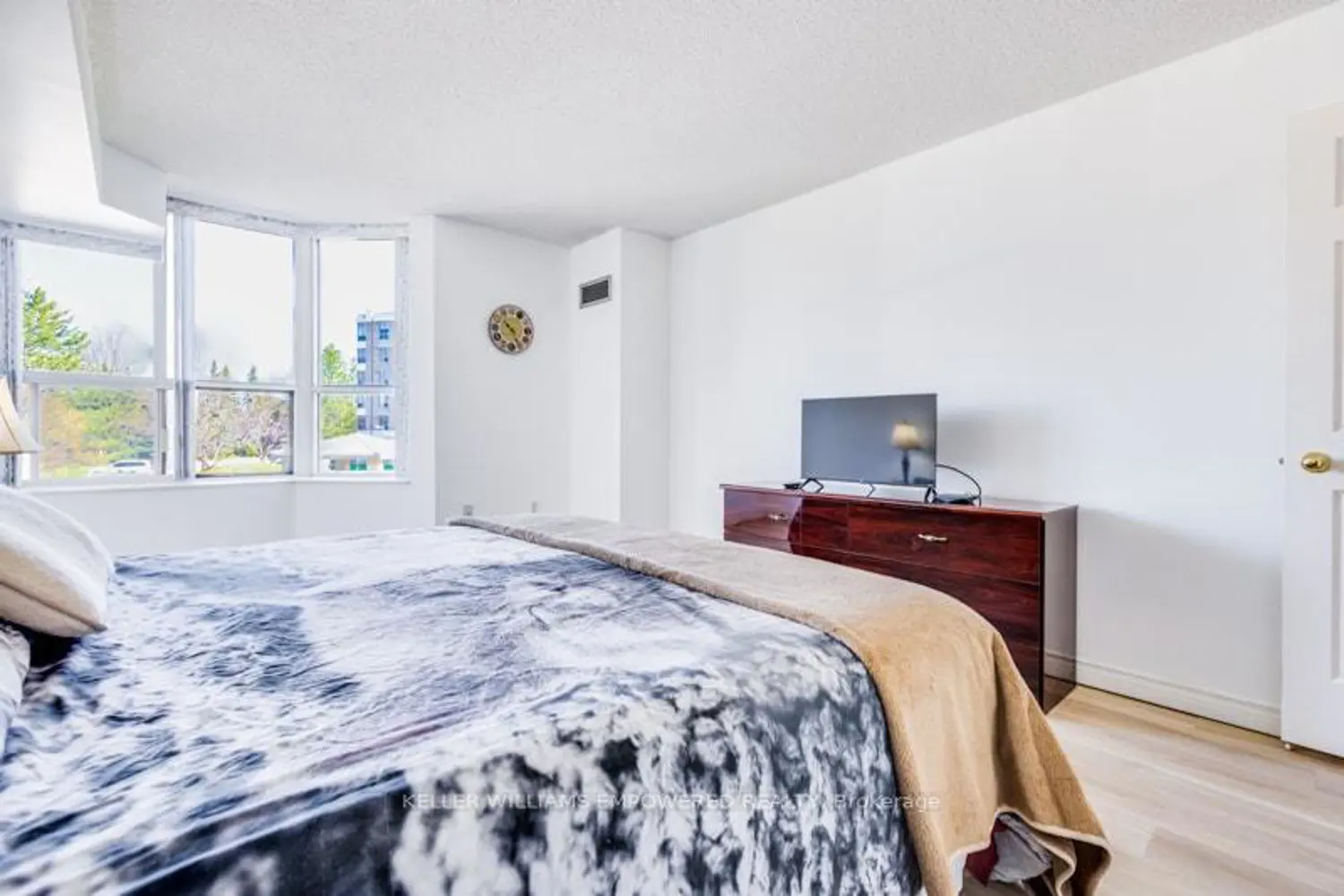Additional image 11 of 2100 John Street 201