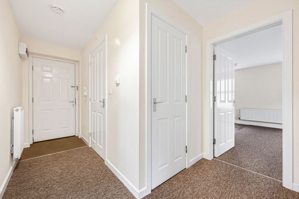 Additional image 5 of 2 bed flat for salePalmer Road, Faringdon, Oxfordshire SN7