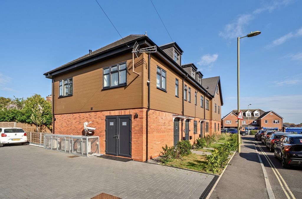 Additional image 8 of Property for saleHighlands Road, Fareham, Hampshire PO15