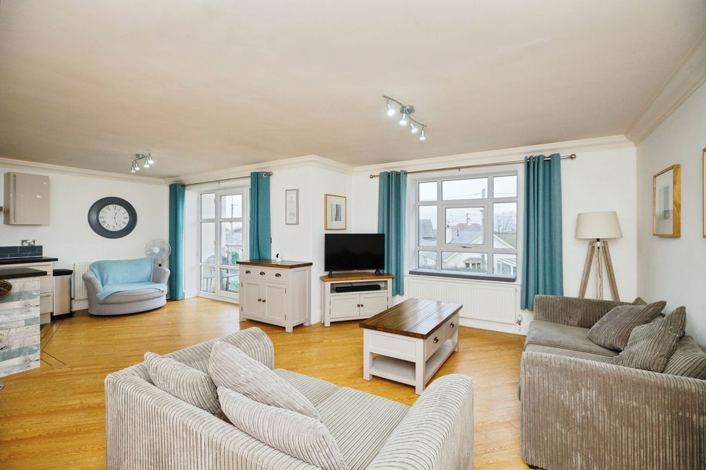 3 bed flat for saleLon Golff, Morfa Nefyn, Pwllheli, Gwynedd LL53 photo 5