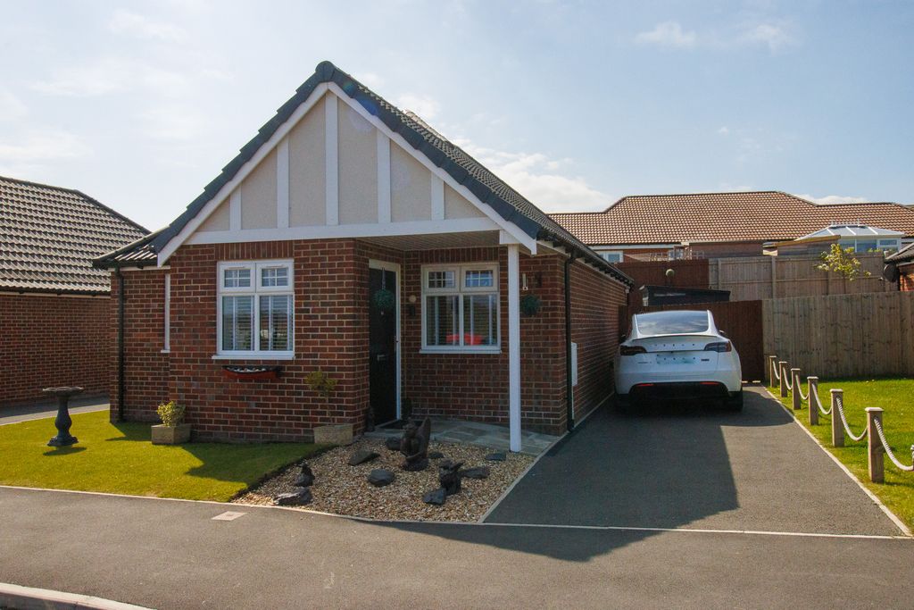 2 bed detached bungalow for saleGreen Meadows Drive, Filey YO14