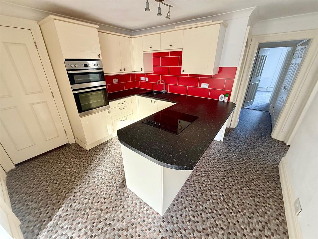 Additional image 9 of 2 bed flat for saleNorfolk Square, Great Yarmouth NR30