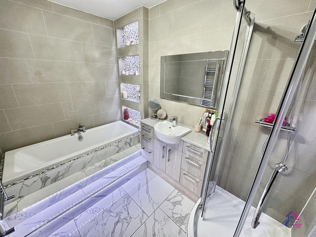 Additional image 13 of 6 bed detached house for saleManthorpe Road, Grantham NG31
