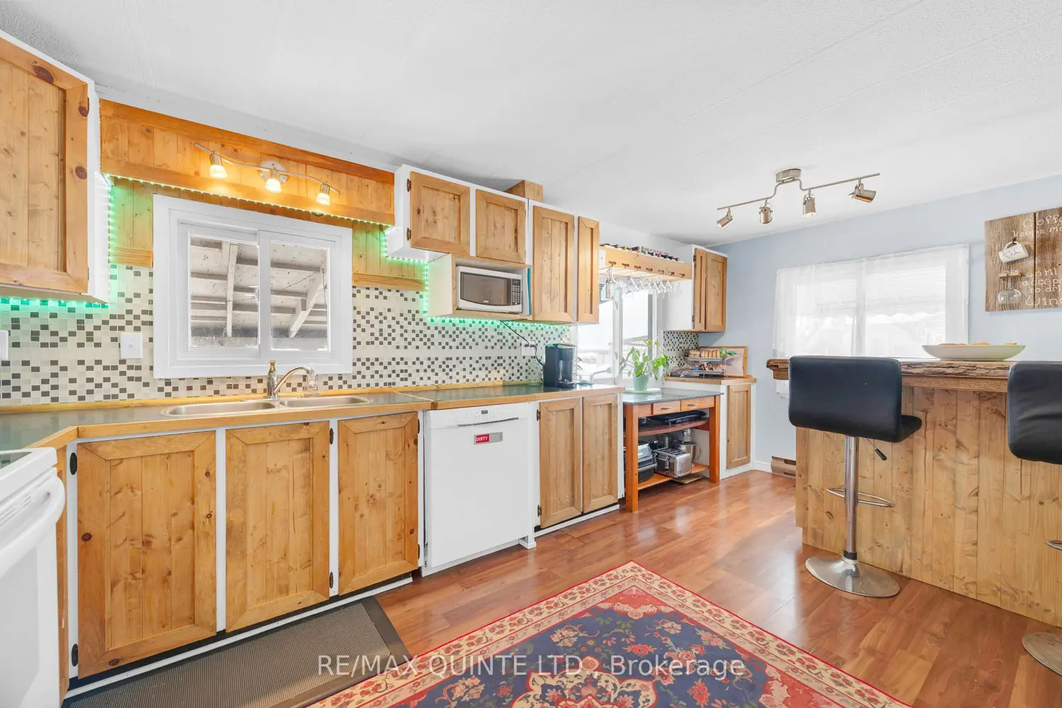311 Dundas Street 56 photo 4