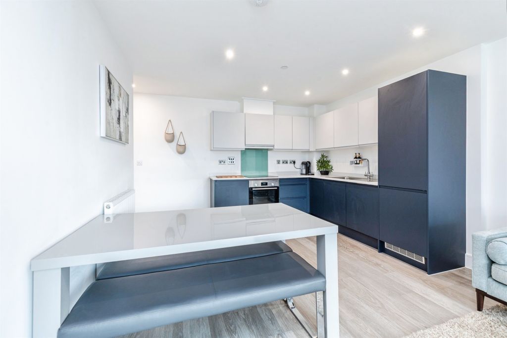 Additional image 3 of 1 bed flat for saleWhiffens Avenue, Chatham ME4