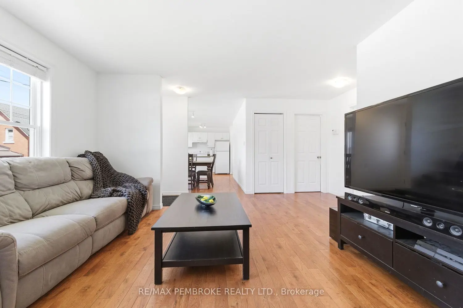 257 Fraser Street photo 4