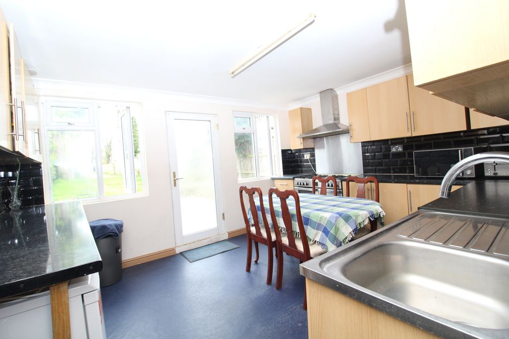 Additional image 4 of 4 bed detached house for saleNapier Road, Gillingham ME7