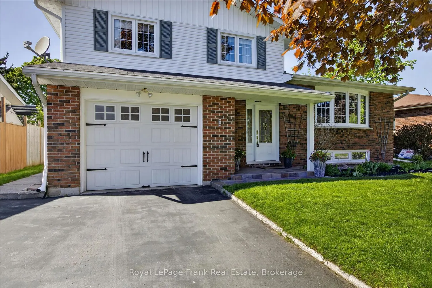 4 Bayleaf Court photo 3