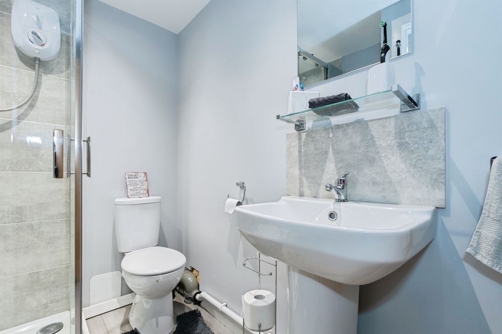 Additional image 20 of 5 bed semi-detached house for salePennys Crescent, Fordingbridge SP6