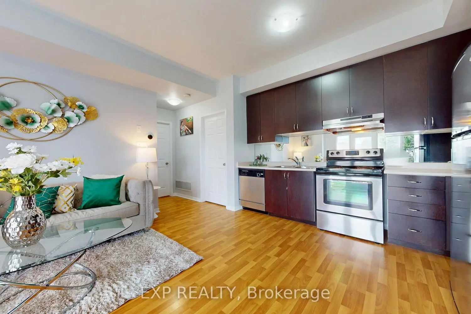 60 Fairwood Circle 32 photo 5