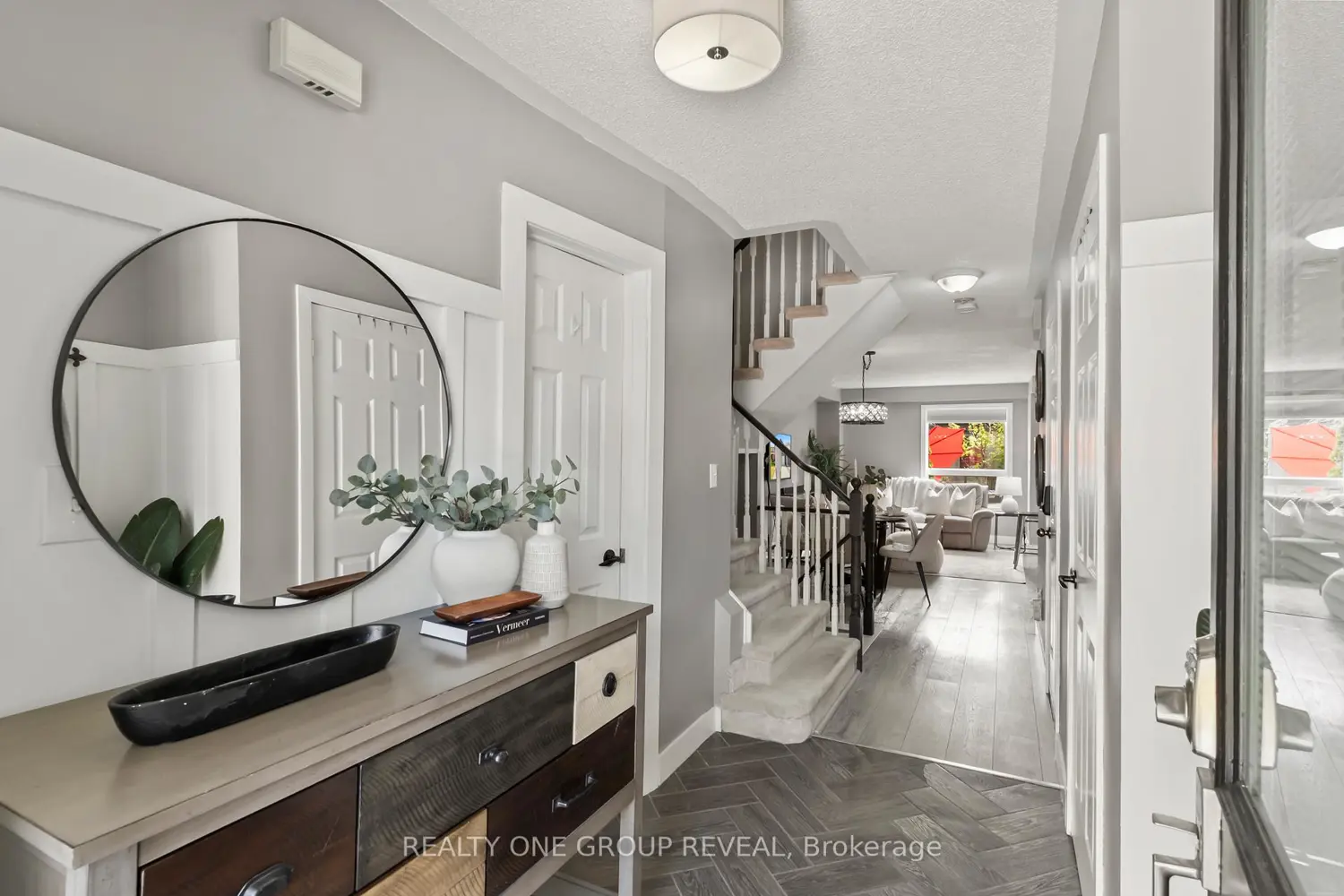 77 Wilkins Crescent photo 2