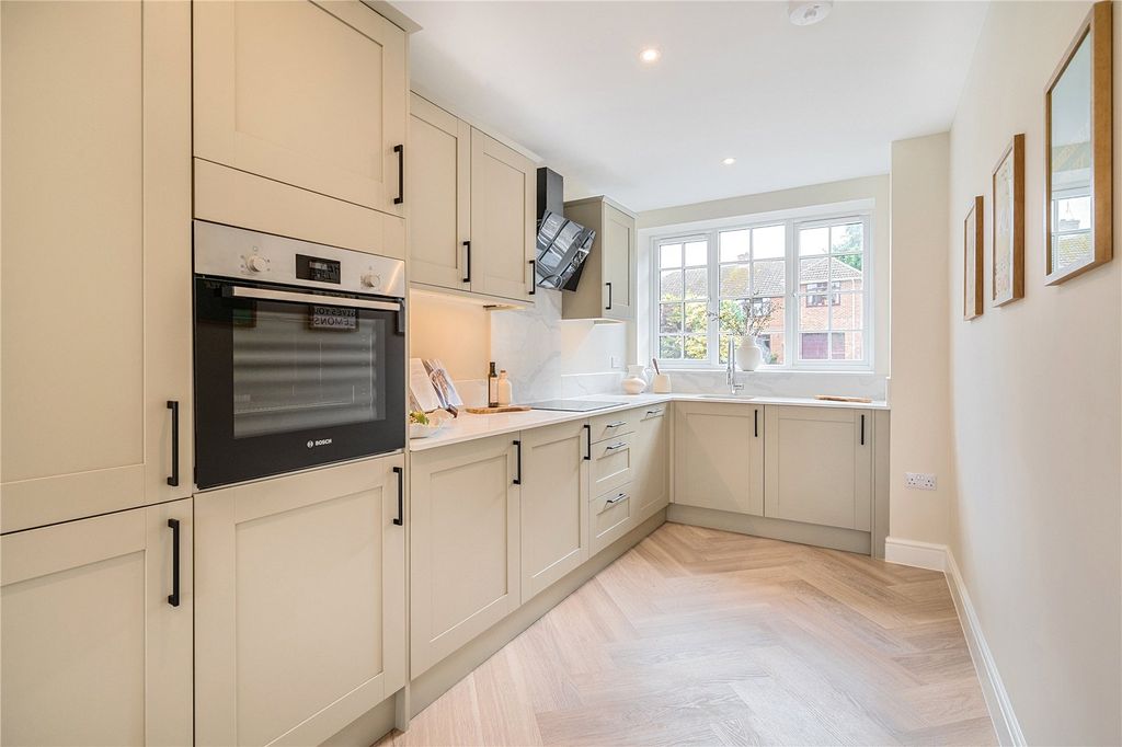 Additional image 4 of 3 bed semi-detached house for salePark Road, Farnborough, Hampshire GU14