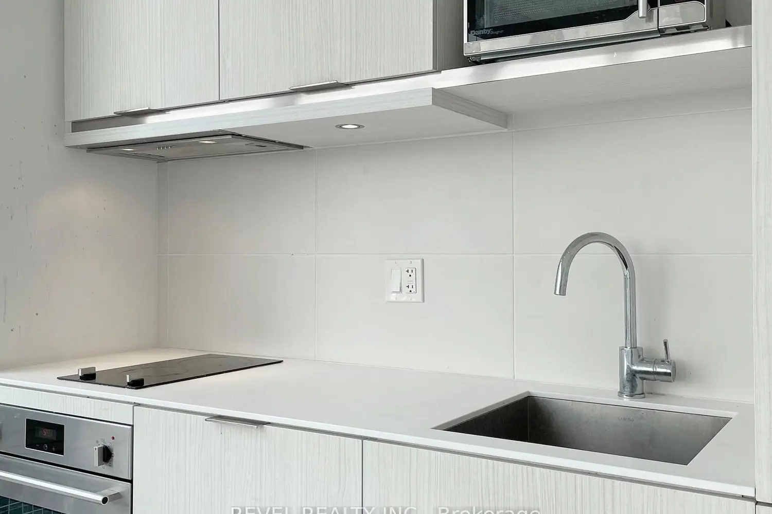 Additional image 6 of 197 Yonge Street 2412