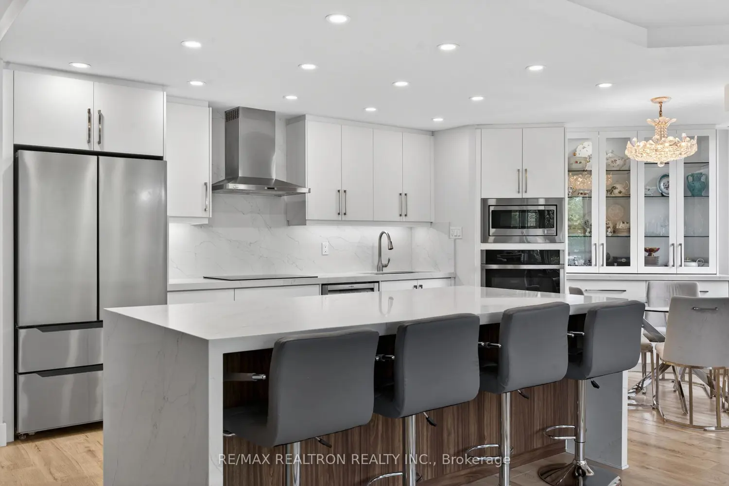 110 Promenade Circle 203 photo 2