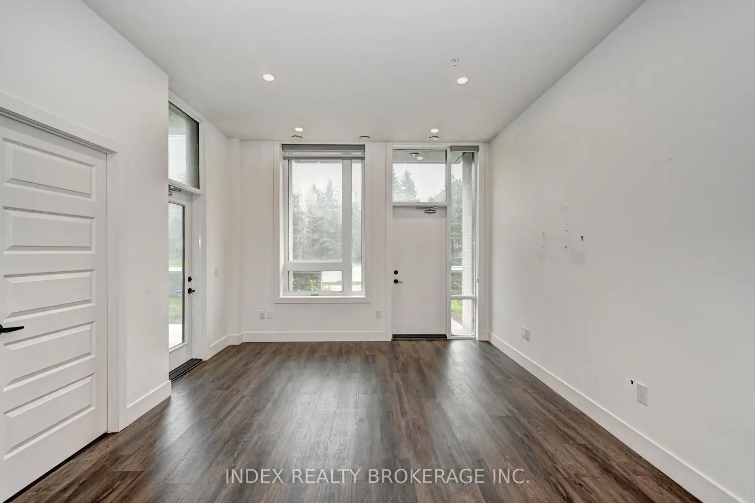 26 Lowes Street 108 photo 5