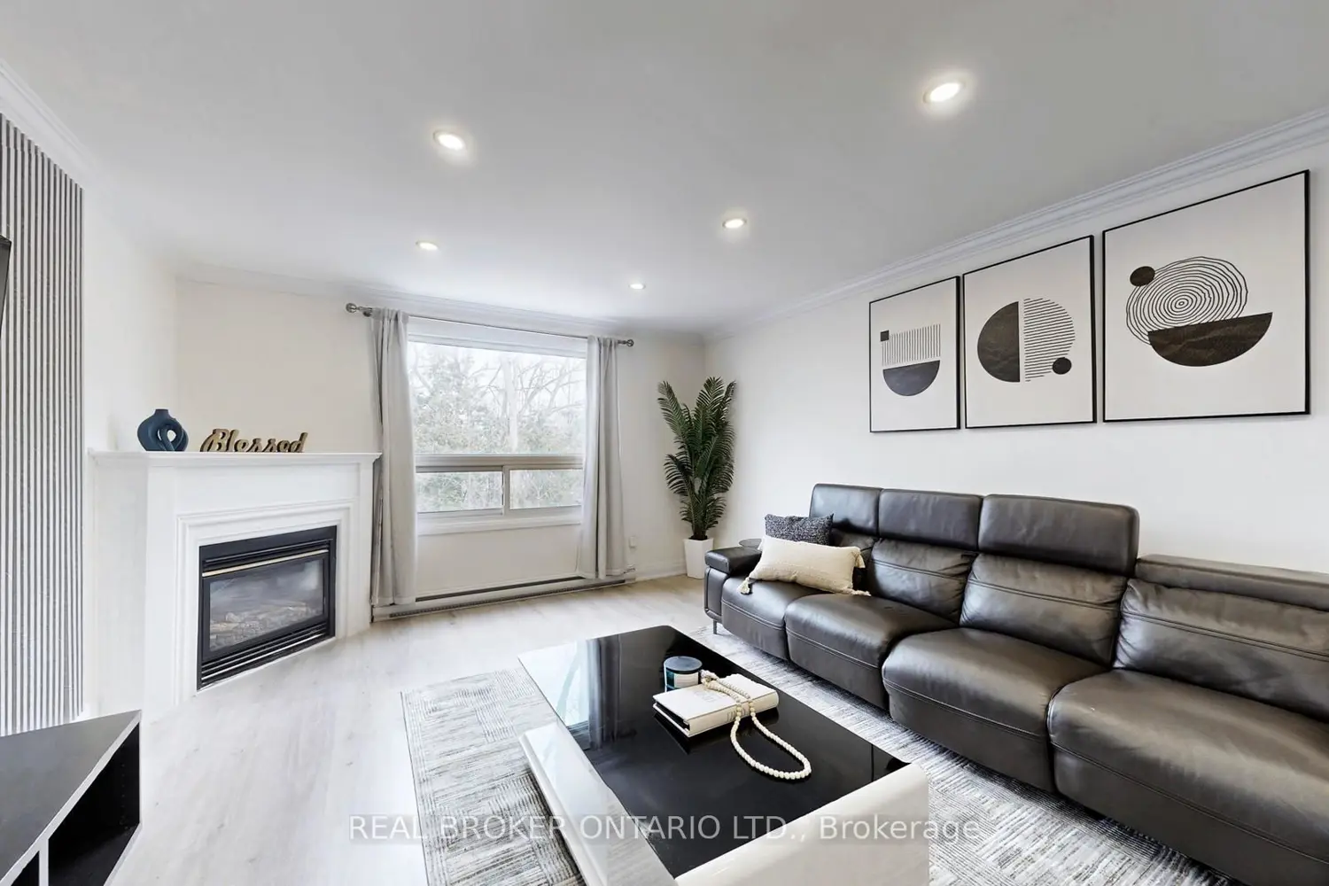 909 King Street 26 photo 2