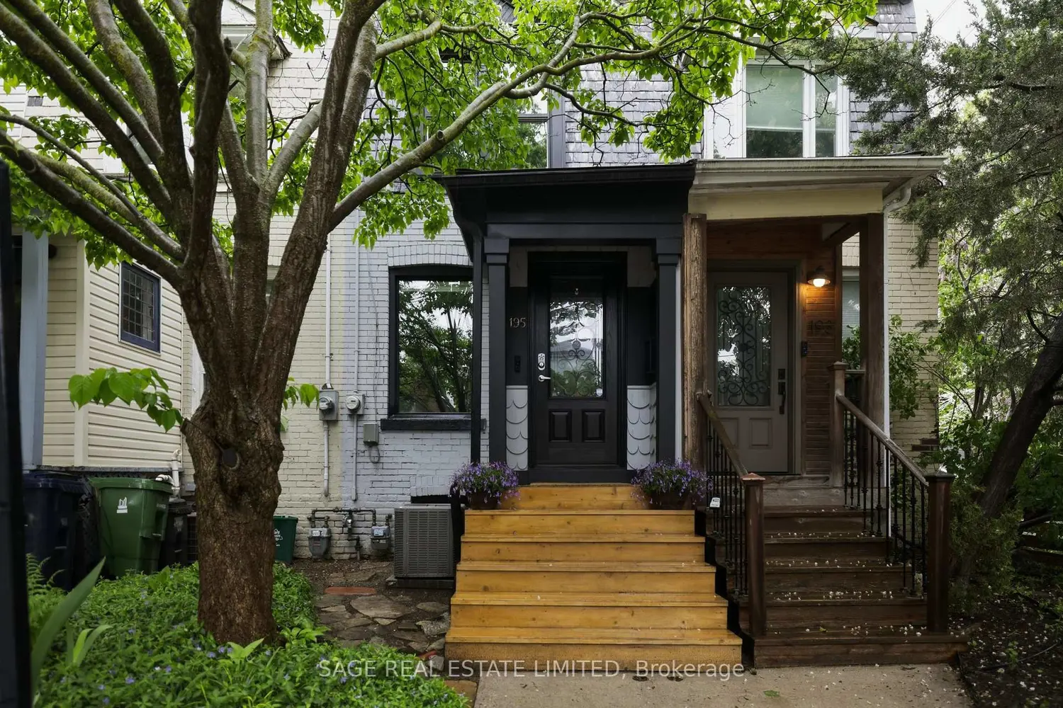 195 Munro Street