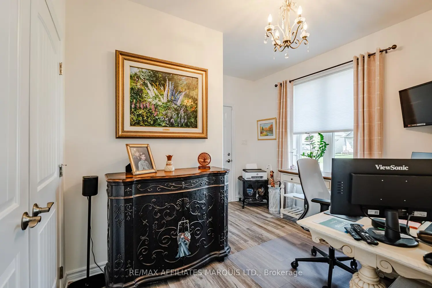 37 Eleanor Drive photo 2