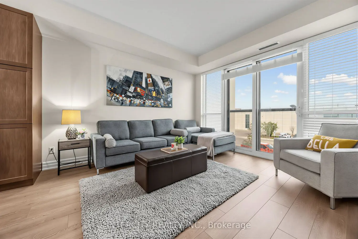 9075 Jane Street 210 photo 3
