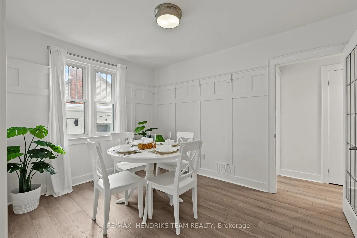 540 Niagara Street photo 4