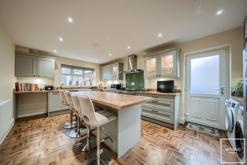Additional image 4 of 4 bed detached house for saleWelbeck Close, Halesowen B62