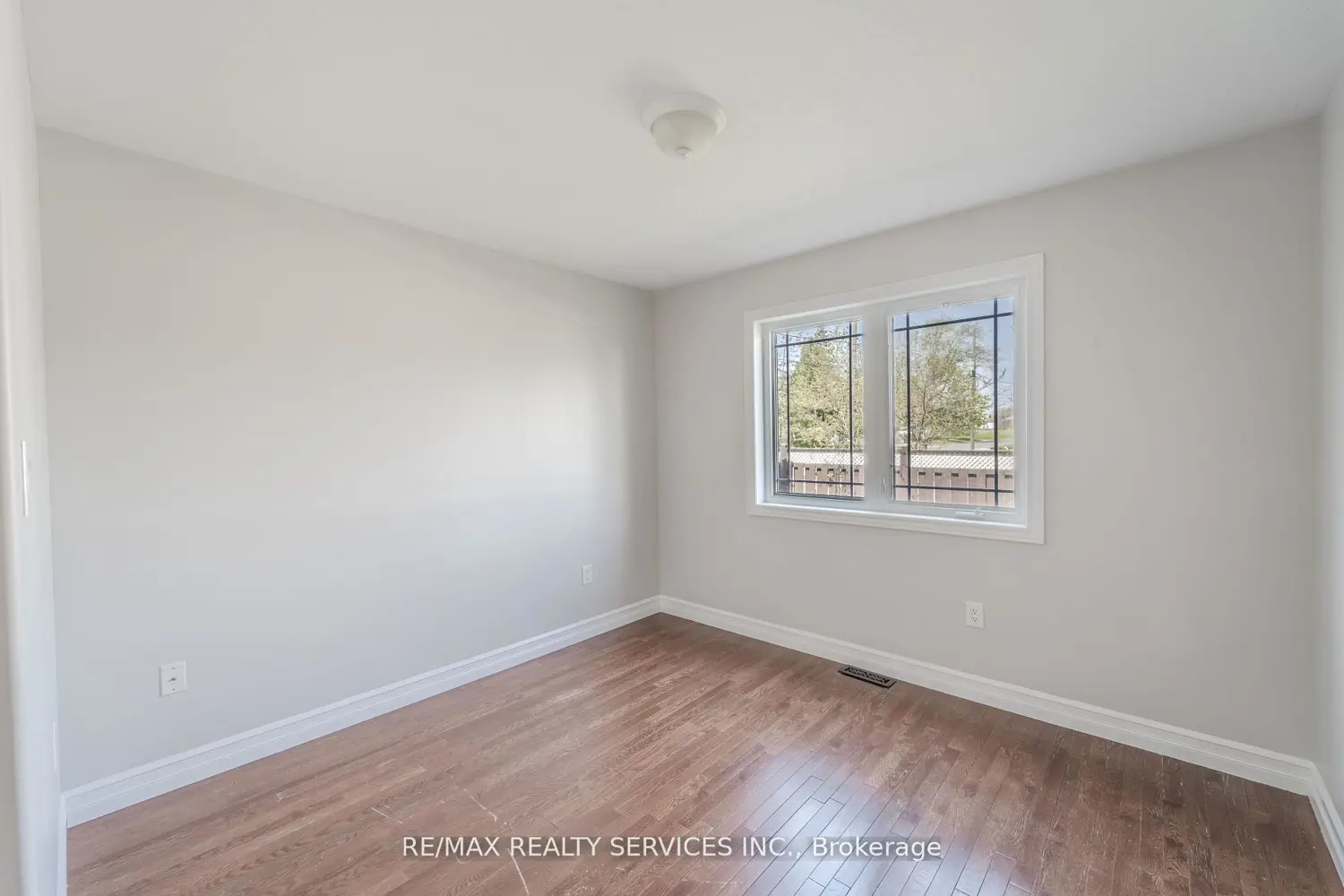 Additional image 4 of 8006 Norton Street