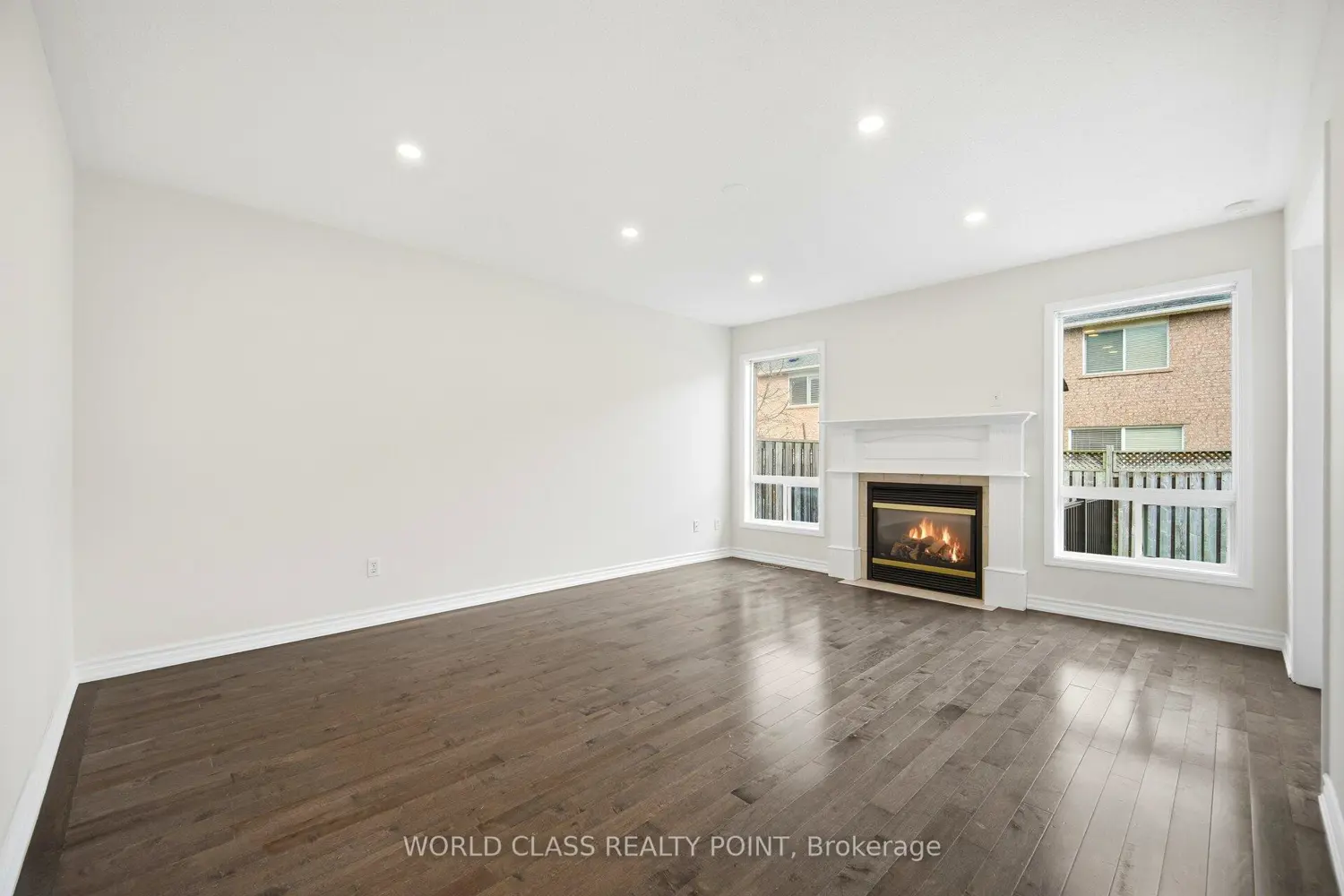 727 Thompson Road photo 3