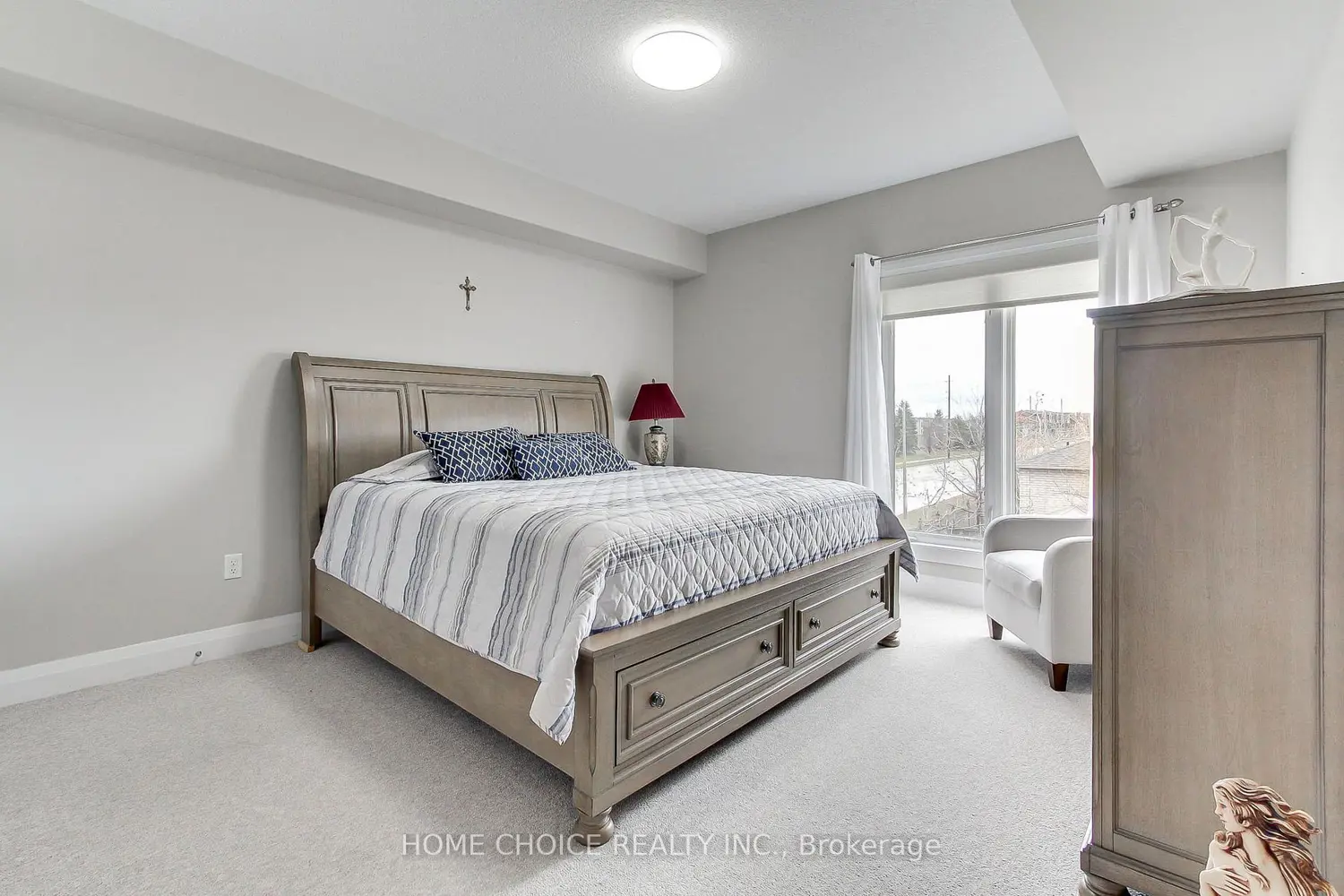 Additional image 12 of 720 Yonge Street 301