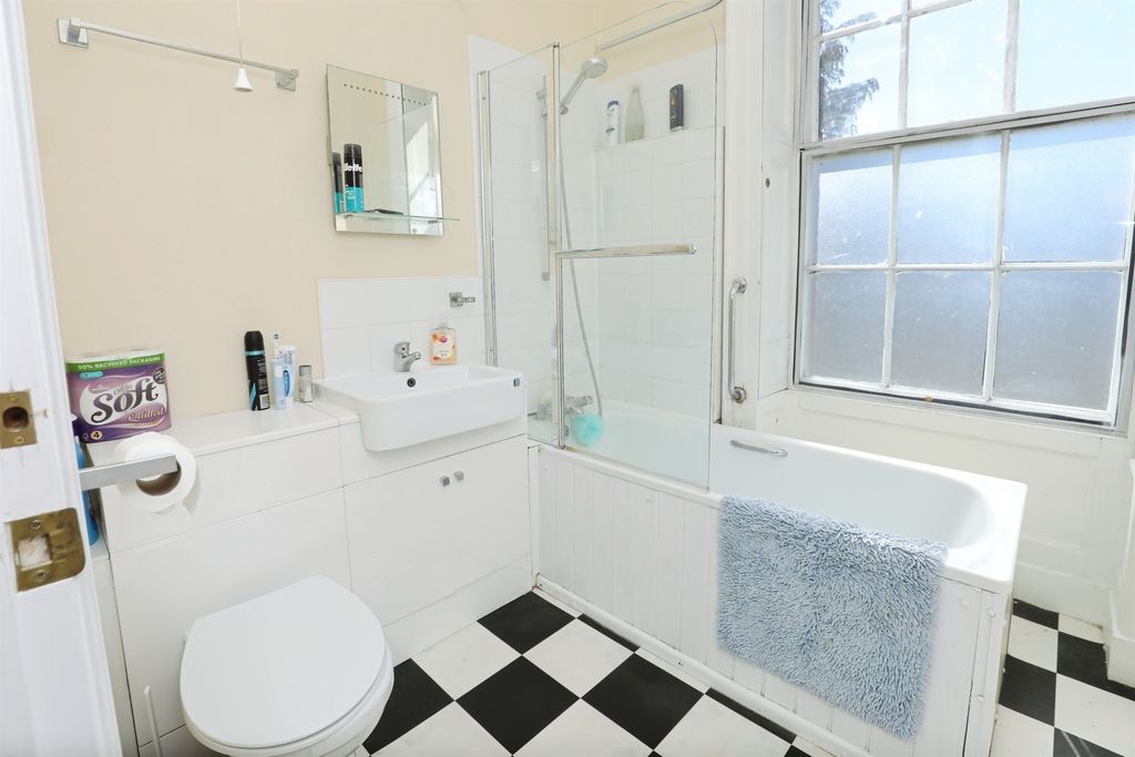 Additional image 11 of 2 bed flat for saleHall Close, Fakenham NR21