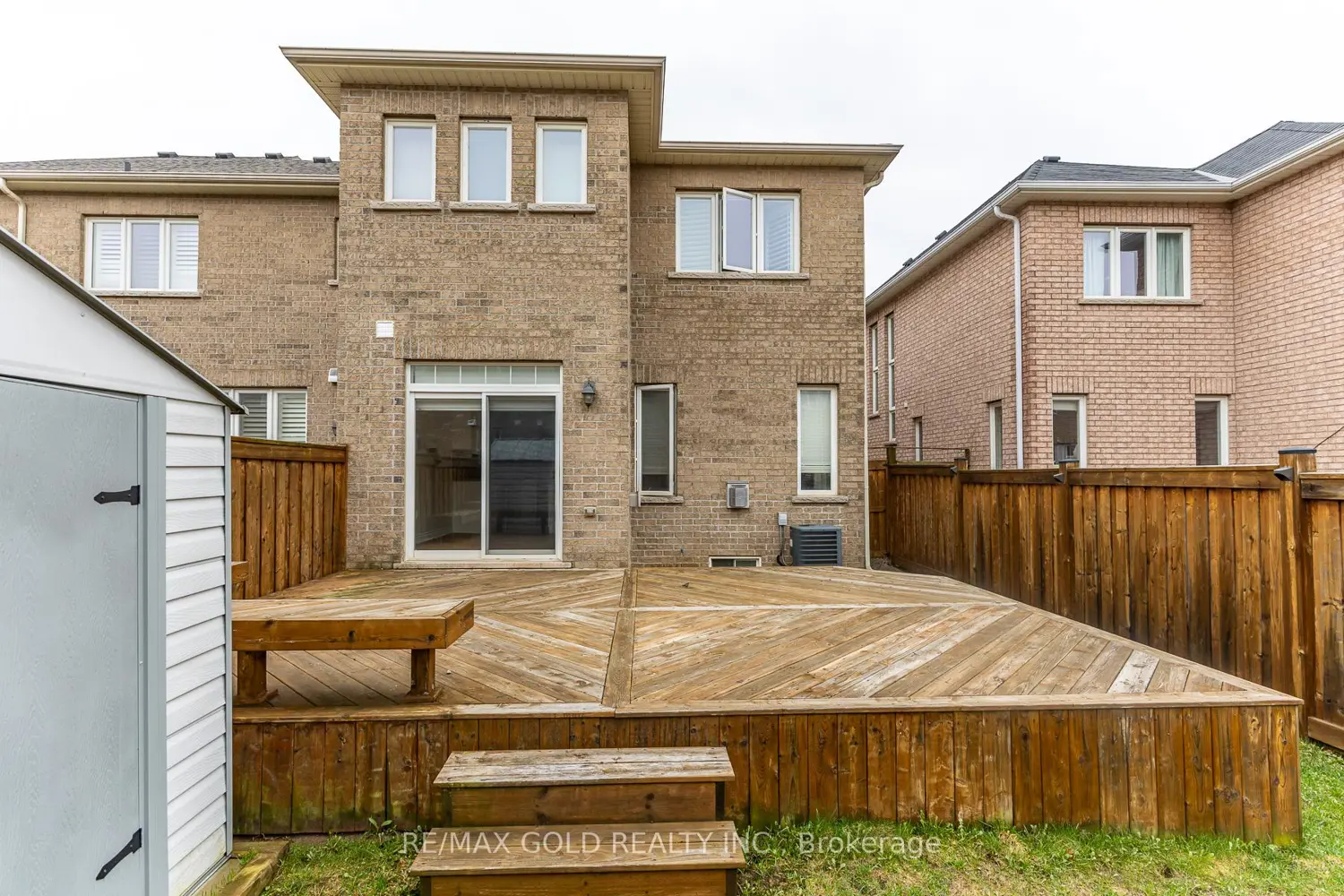 943 Transom Crescent photo 3