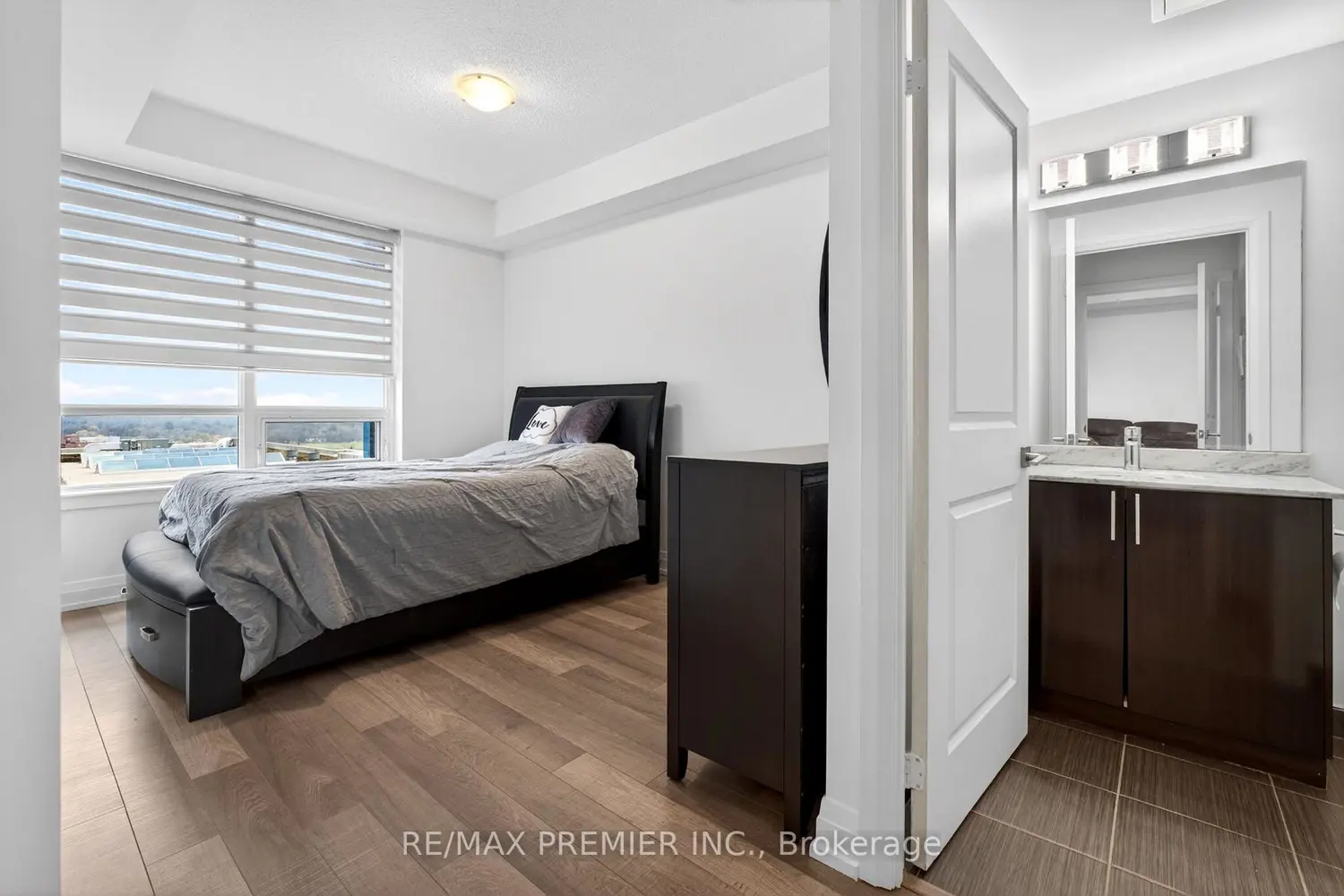Additional image 11 of 7167 Yonge Street 608