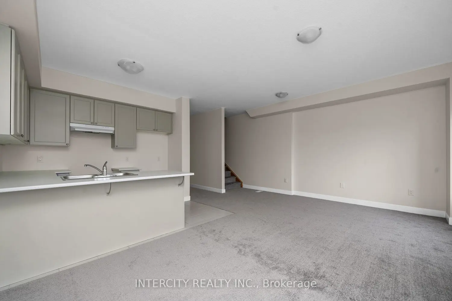 Additional image 7 of 100 Walden Drive Blk 7 Unit 3