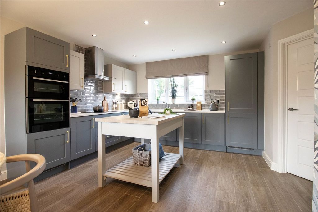 4 bed detached house for saleDamson Close, Lea DN21 photo 2