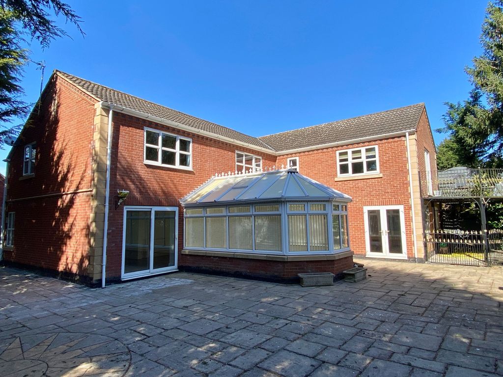 Additional image 9 of 6 bed detached house for saleManthorpe Road, Grantham NG31
