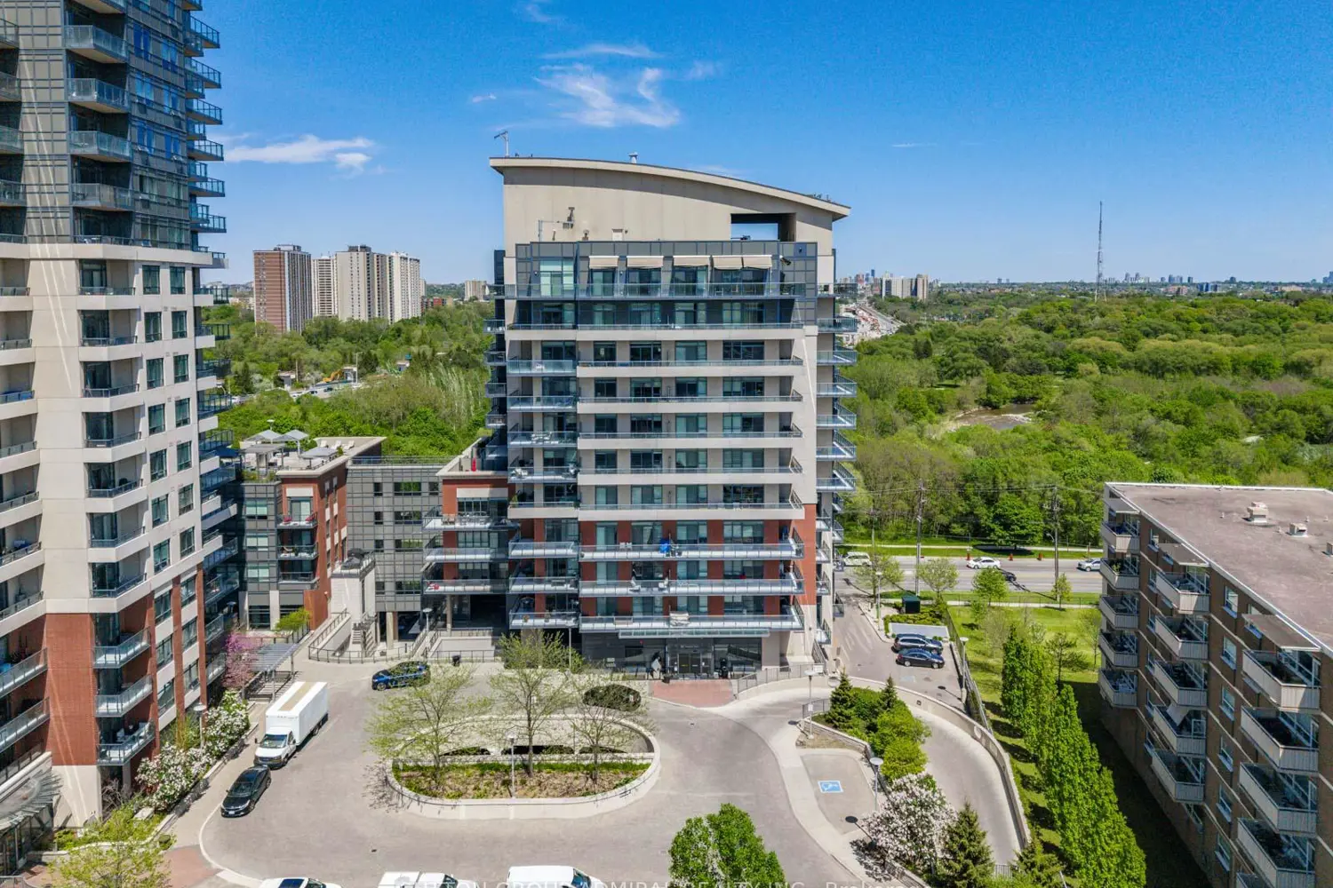 Additional image 16 of 35 Fontenay Court 606