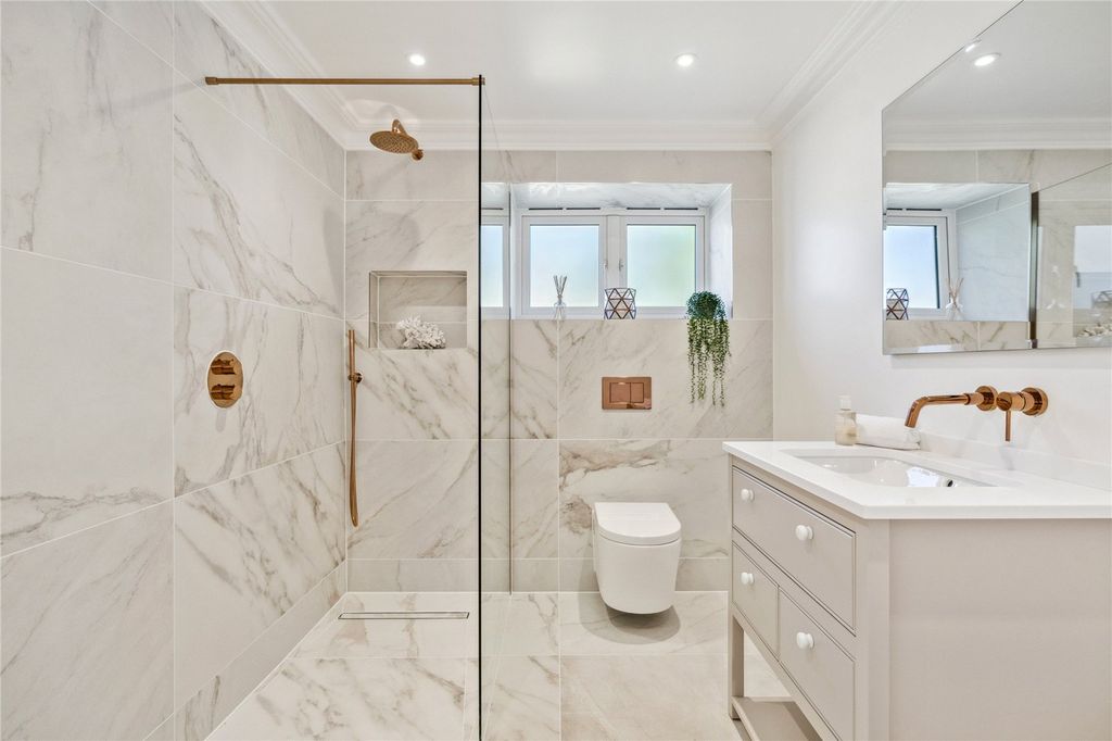 Additional image 7 of 5 bed detached house for saleHowards Wood Drive, Gerrards Cross, Buckinghamshire SL9
