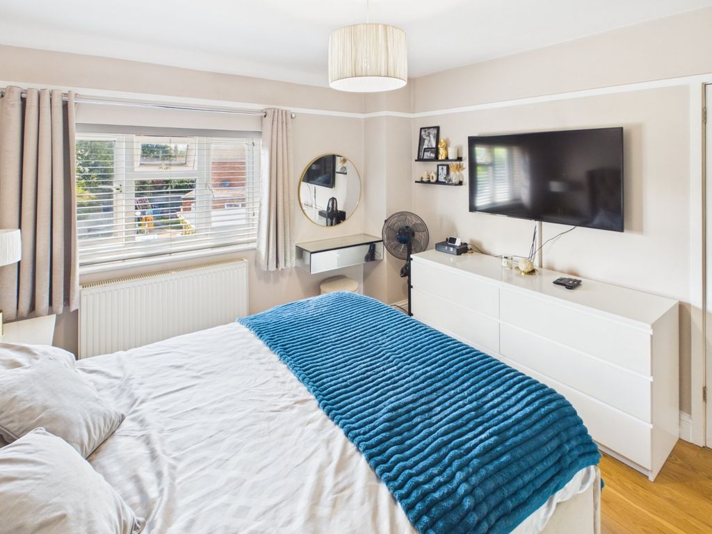 Additional image 12 of 2 bed maisonette for saleHillside Close, Chalfont St. Peter, Buckinghamshire SL9