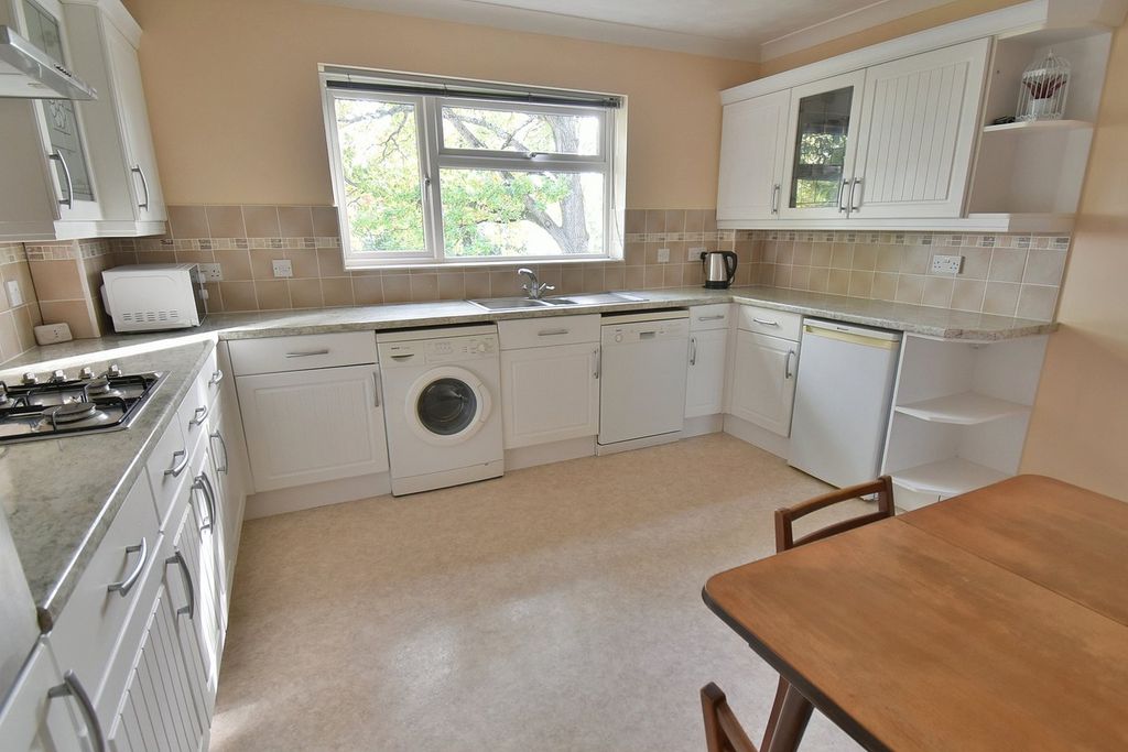 Additional image 4 of 2 bed flat for saleBeaufoys Avenue, Ferndown BH22