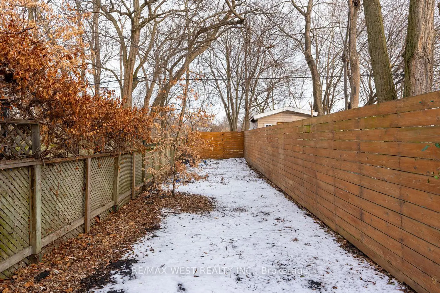 Additional image 17 of 413 Leslie Street