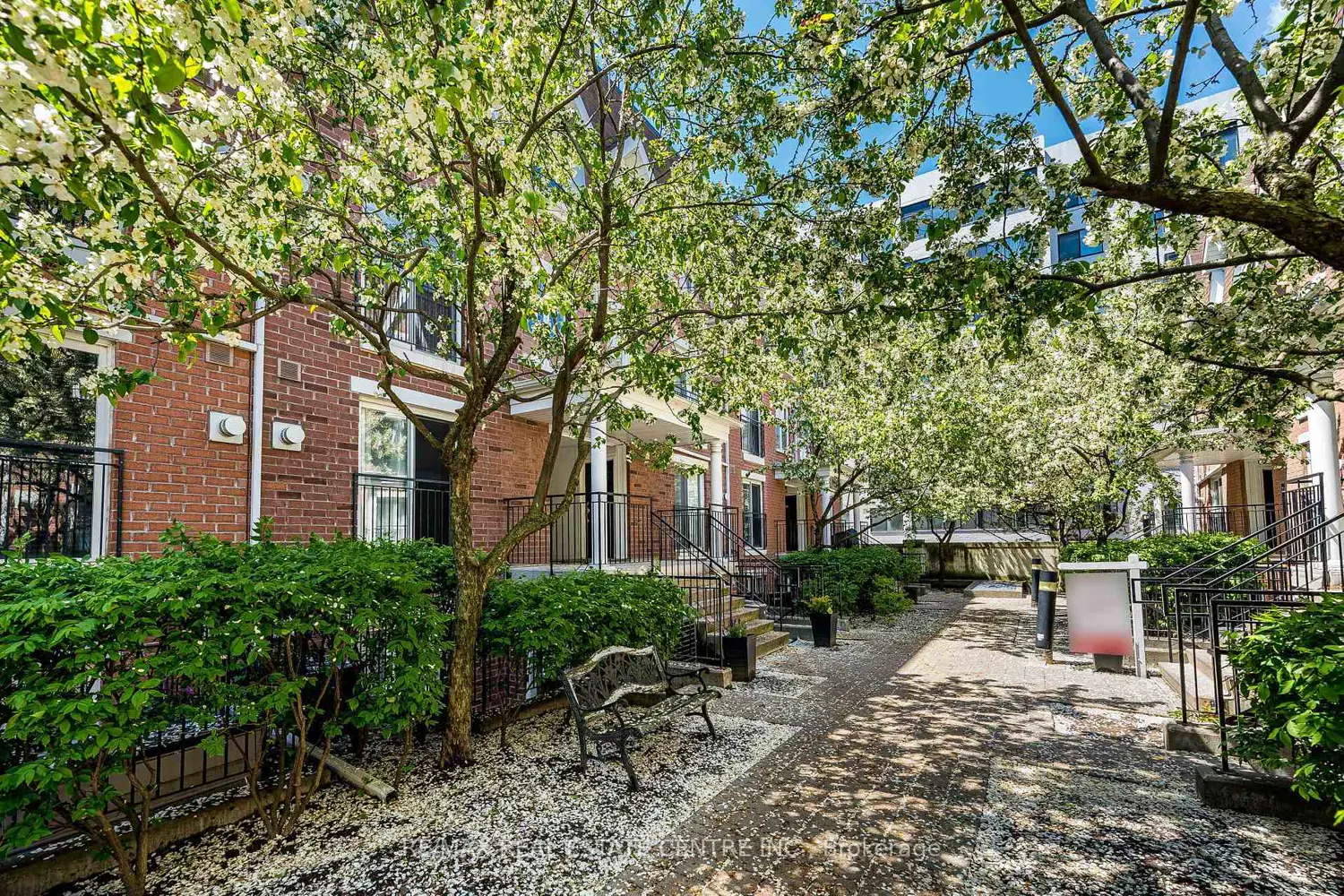 16 Laidlaw Street 920