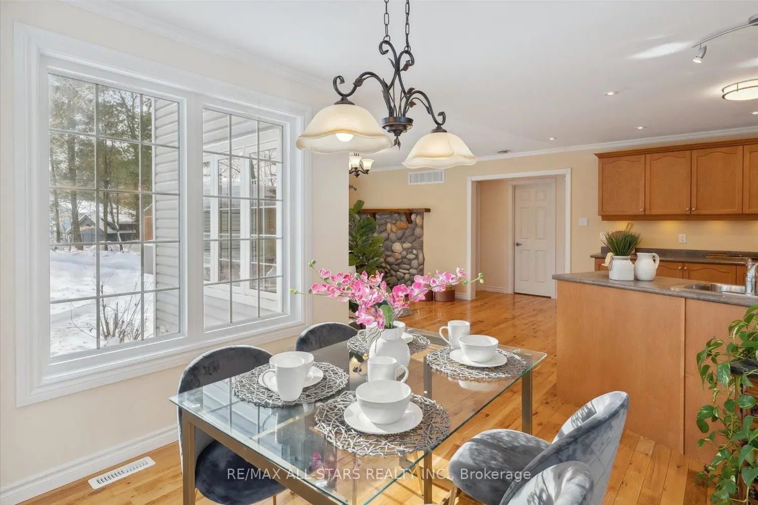29 Robert Boulevard photo 5